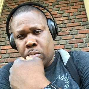 Meet your Posher, Dennis